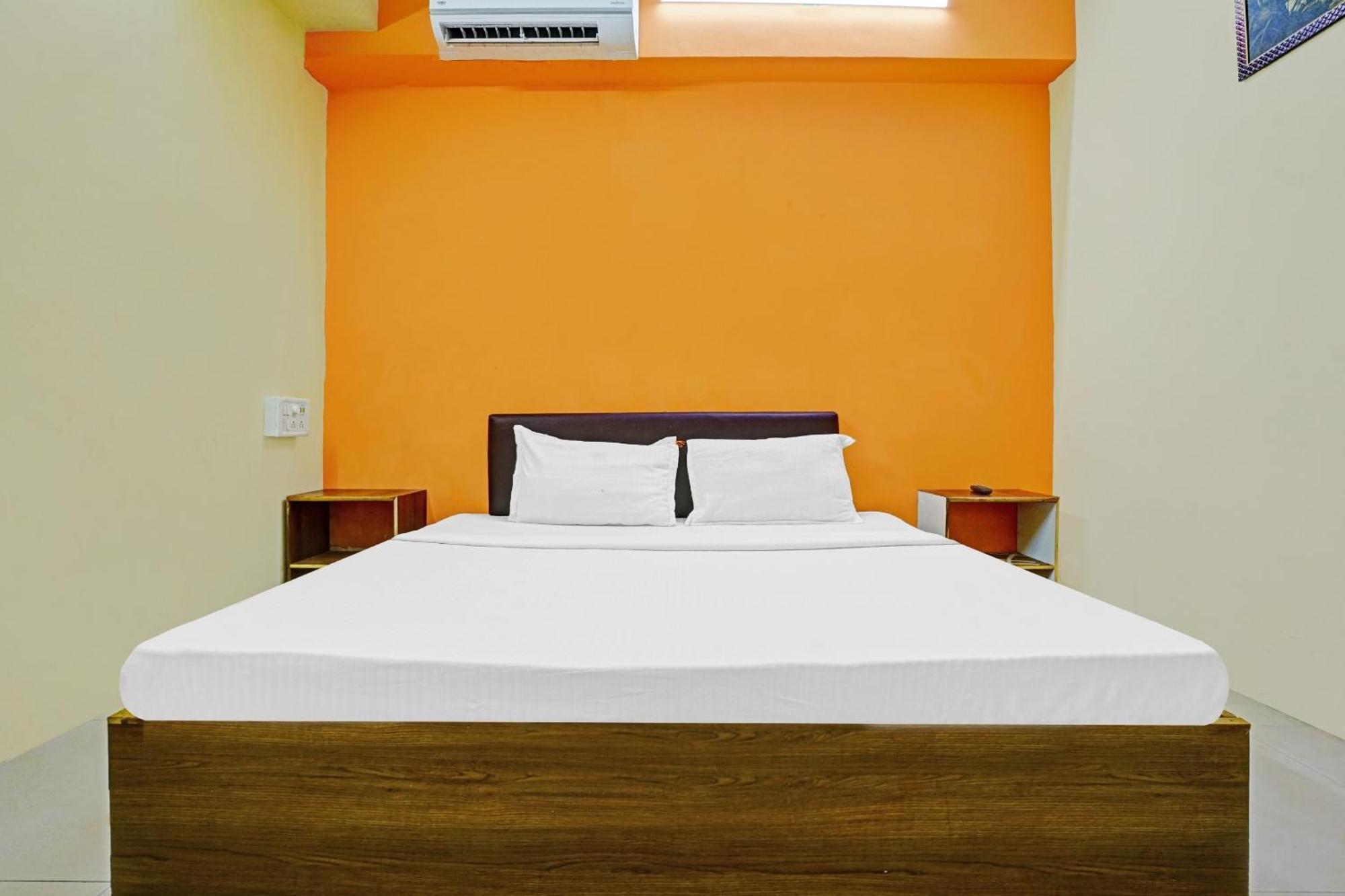 Hotel O Nova Rooms Сурат Екстер'єр фото