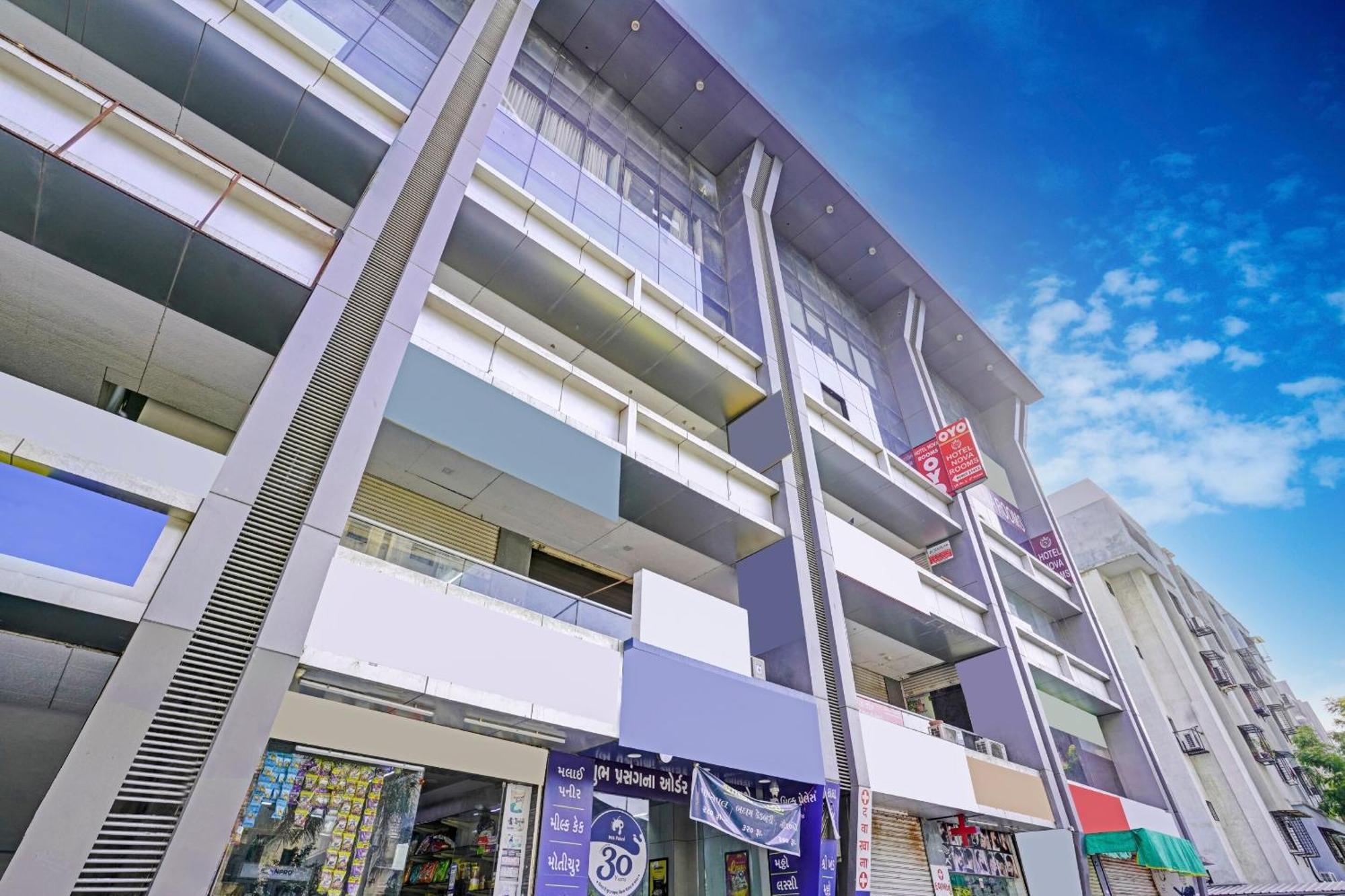 Hotel O Nova Rooms Сурат Екстер'єр фото