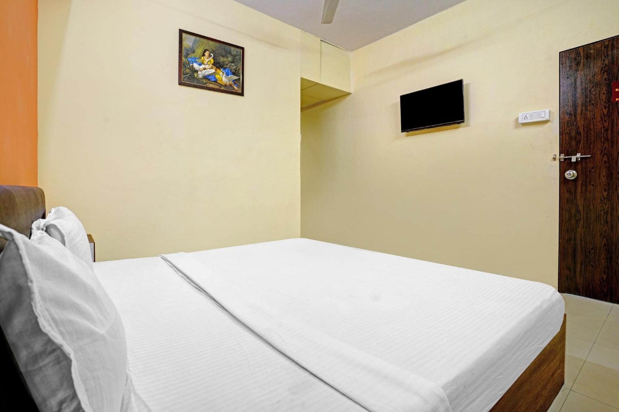 Hotel O Nova Rooms Сурат Екстер'єр фото