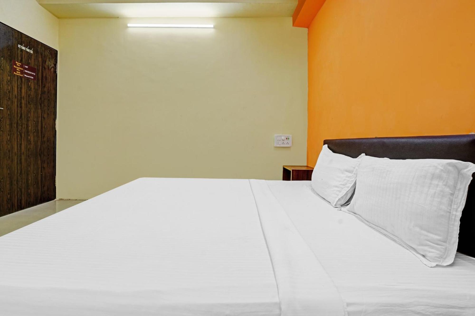Hotel O Nova Rooms Сурат Екстер'єр фото