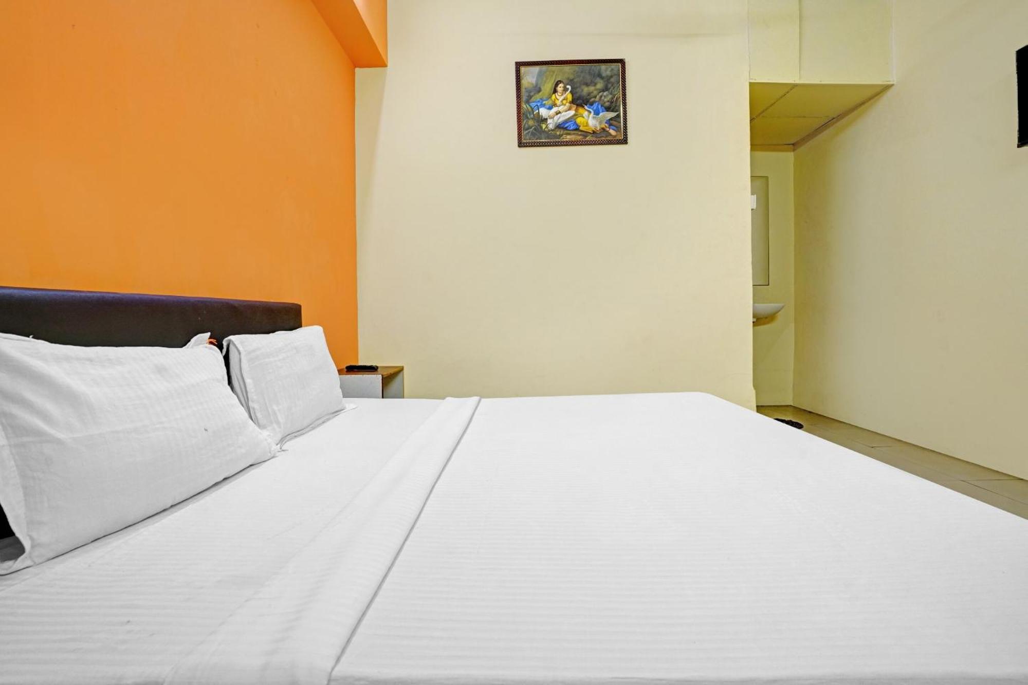Hotel O Nova Rooms Сурат Екстер'єр фото