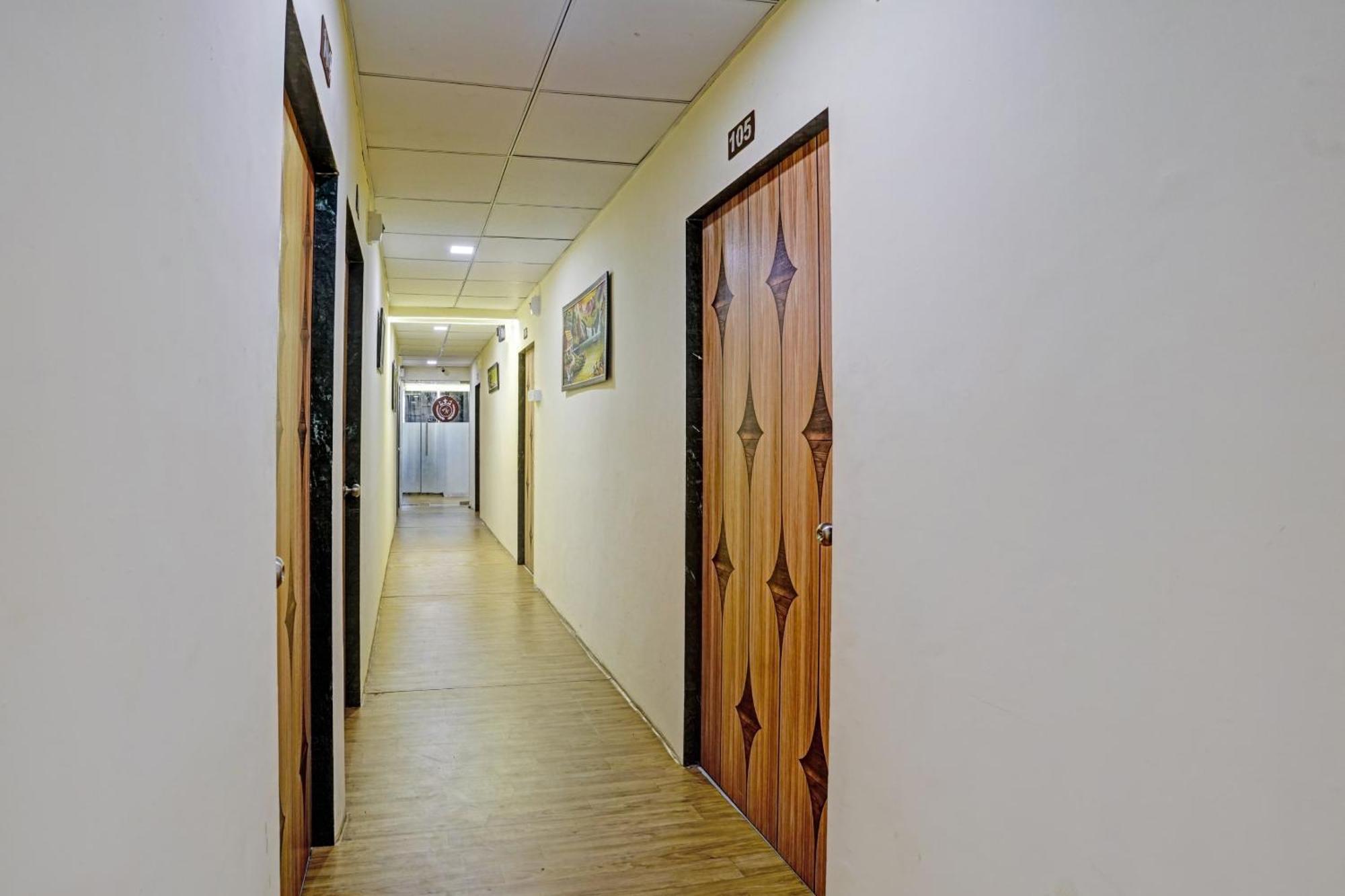 Hotel O Nova Rooms Сурат Екстер'єр фото
